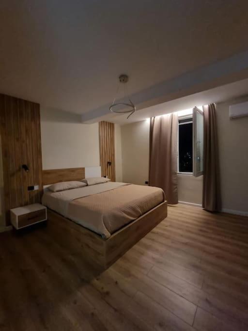 Peace And Love Luxury Apartment In Center, New Bazaar 2 Tirana Kültér fotó