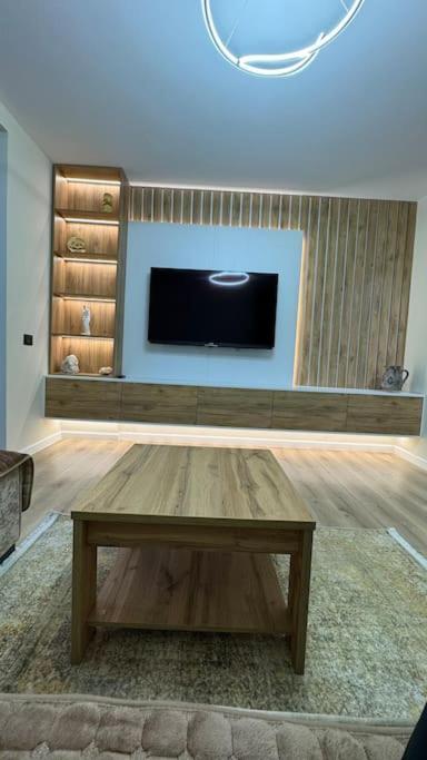 Peace And Love Luxury Apartment In Center, New Bazaar 2 Tirana Kültér fotó